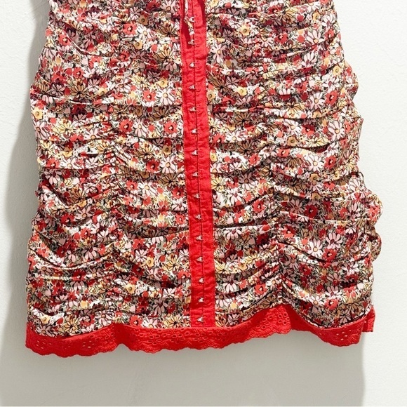 SKY TO MOON Women’s Red Ditsy Floral Ruched Strapless Front Close Dress Sz M - Picture 4 of 7